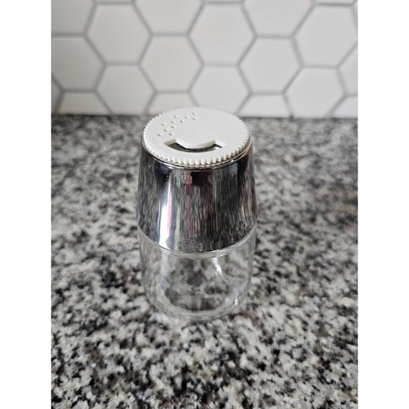 Vintage Gemco Single Glass Shaker With Chrome Lid 4" x 2" - Picture 1 of 9